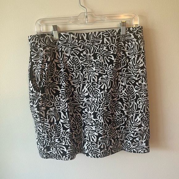Jones Faux Wrap Skort - Picture 2 of 5